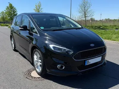 Używany Ford S-MAX Titanium 241 KM (177 kW) 2016 Czarny Minivan