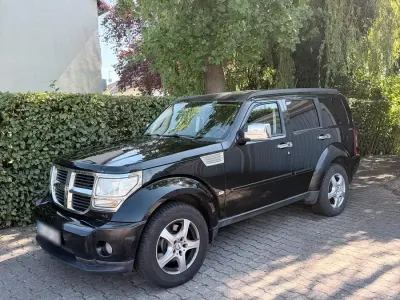 Gebraucht Dodge Nitro 177 PS (130 kW) 2010 Schwarz SUV