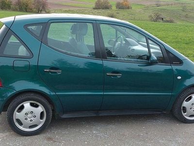 Gebraucht Mercedes A160 Elegance 102 PS (75 kW) 1998 Grün Van / Kleinbus