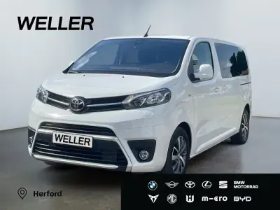 Gebraucht Toyota Proace Verso Team 177 PS (130 kW) 2022 Weiss Kombi