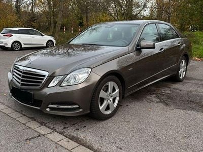 Gebraucht Mercedes E200 Avantgarde 184 PS (135 kW) 2011 Braun Limousine