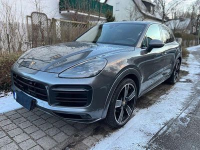 Grau Gebraucht 2019 Porsche Cayenne Sport SUV | 57.200 € (Teuer)