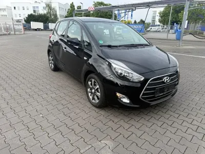 Gebraucht Hyundai ix20 Trend 116 PS (85 kW) 2015 Schwarz Kleinwagen