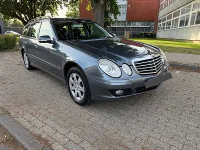 Gebraucht Mercedes E220 Classic 170 PS (125 kW) 2006 Grau Kombi