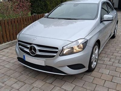 Second-hand Mercedes A200 136 CP (100 kW) 2015 Argintiu Berlinǎ