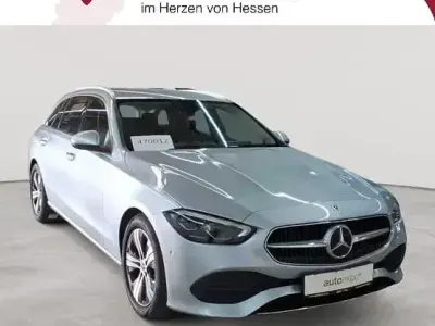 Gebraucht Mercedes C200 Avantgarde 163 PS (119 kW) 2022 Hightechsilber metallic Kombi