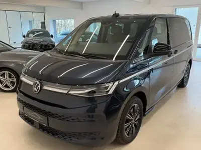 Gebraucht VW Multivan Style 150 PS (110 kW) 2023 Blau Van / Kleinbus