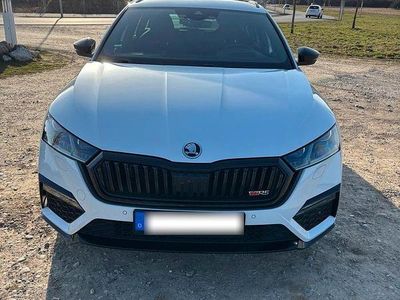 Gebraucht Skoda Octavia RS 245 PS (180 kW) 2024 Weiß Kombi