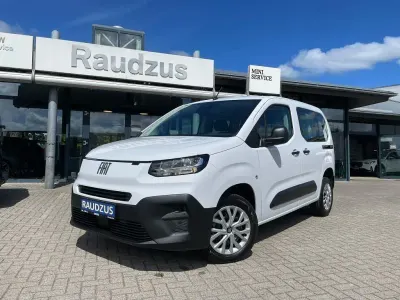 Neu Fiat Doblò 131 PS (96 kW) 2026 Gelato weiss Van / Kleinbus