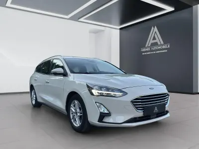 Usado Ford Focus Cool & Connect 120 CV (88 kW) 2020 Beige Berlina