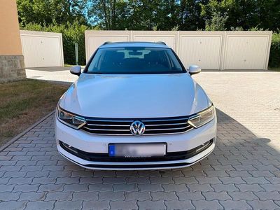 Gebraucht VW Passat Trendline 120 PS (88 kW) 2015 Weiß Kombi