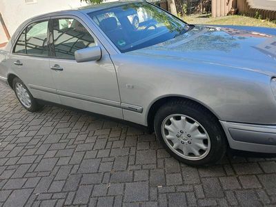 Mercedes E240