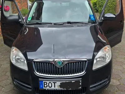 Gebraucht Skoda Roomster 69 PS (50 kW) 2009 Schwarz Van / Kleinbus