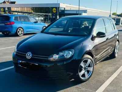 Gebraucht VW Golf VI Team 102 PS (75 kW) 2010 Schwarz Kleinwagen