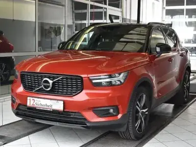 Begagnad Volvo XC40 R-Design 261 HK (191 kW) 2020 Röd SUV