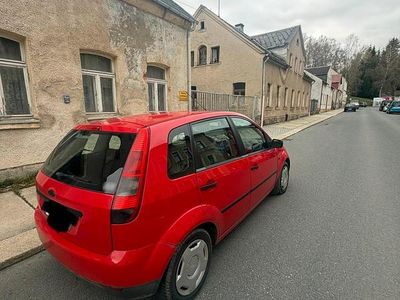 Gebraucht Ford Fiesta 70 PS (51 kW) 2004 Rot Kleinwagen