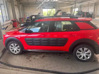 Gebraucht Citroën C4 Business Class 82 PS (60 kW) 2016 Rot Limousine