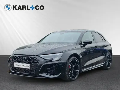 Gebraucht Audi RS3 Ambiente 400 PS (294 kW) 2023 Mythosschwarz metallic Limousine