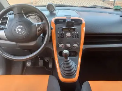 Gebraucht Opel Agila Edition 65 PS (47 kW) 2010 Schwarz Kleinwagen