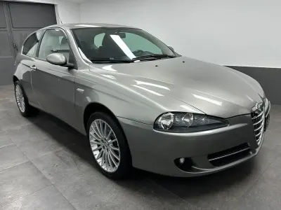 Gebraucht Alfa Romeo 147 Progression 105 PS (77 kW) 2007 Gold Kleinwagen