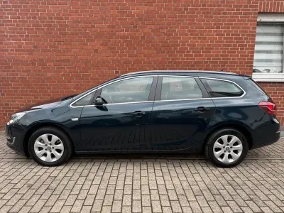 Gebraucht Opel Astra Exklusiv 165 PS (121 kW) 2015 Grün Kombi