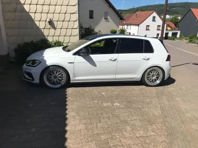 Gebraucht VW Golf VII R 300 PS (220 kW) 2019 Weiß Limousine