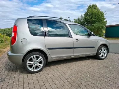 Gebraucht Skoda Roomster Plus Edition 105 PS (77 kW) 2009 Beige Van / Kleinbus