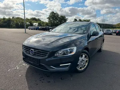 Gebraucht Volvo V60 181 PS (133 kW) 2014 Grau Kombi