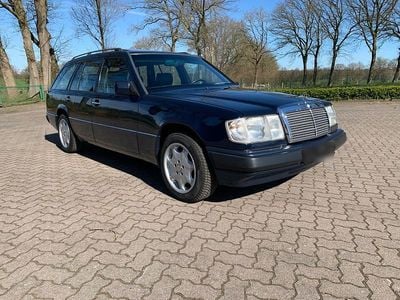 Gebraucht Mercedes E300 179 PS (131 kW) 1990 Blau Kombi