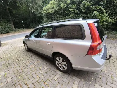 Gebraucht Volvo V70 145 PS (106 kW) 2009 Silber Kombi