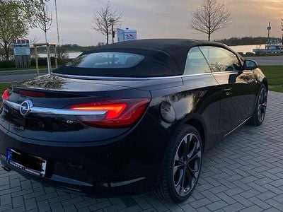 Second-hand Opel Cascada 165 CP (121 kW) 2015 Negru Cabrio