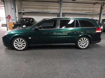 Grün Gebraucht 2005 Opel Vectra Sport Kombi | 3.900 € (Teuer)