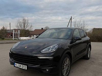 Second-hand Porsche Cayenne 262 CP (192 kW) 2015 Negru SUV