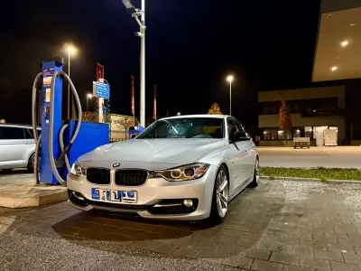 Gebraucht BMW 325 Sport Line 218 PS (160 kW) 2014 Silber Limousine