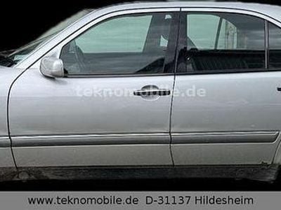 Mercedes E280