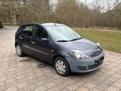 Gebraucht Ford Fiesta 80 PS (58 kW) 2006 Grau Kleinwagen