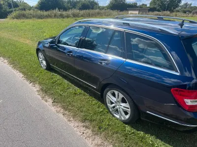 Gebraucht Mercedes C220 170 PS (125 kW) 2013 Blau Kombi