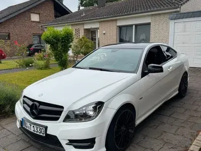 Gebraucht Mercedes C180 AMG line 156 PS (114 kW) 2013 Weiß Coupé