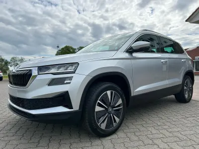 Gebraucht Skoda Karoq Selection 150 PS (110 kW) 2025 Brilliant silber SUV
