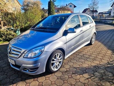 Usata Mercedes B200 136 CV (100 kW) 2009 Blu Monovolume