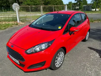 Gebraucht Ford Fiesta Trend 60 PS (44 kW) 2015 Rot Kleinwagen