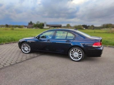 Second-hand BMW 745 329 CP (241 kW) 2007 Albastru Berlinǎ