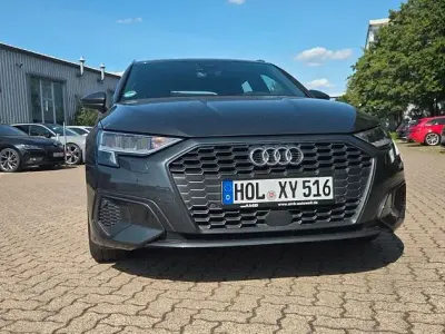 Gebraucht Audi A3 150 PS (110 kW) 2022 Grau Limousine