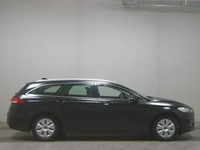 Gebraucht Ford Mondeo Titanium 150 PS (110 kW) 2020 Schwarz Kombi