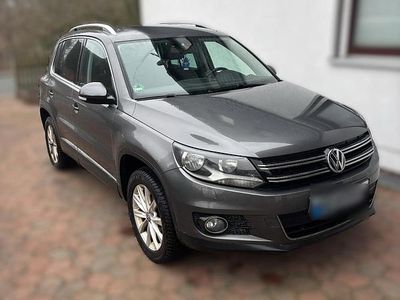 Gebraucht VW Tiguan 122 PS (89 kW) 2011 Grau SUV
