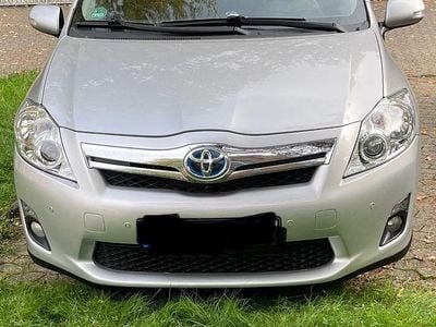 Toyota Auris Hybrid