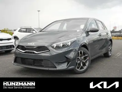 Gebraucht Kia Ceed Spirit 140 PS (102 kW) 2025 Pentametal metallic Kleinwagen