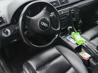 Gebraucht Audi A4 131 PS (96 kW) 2004 Schwarz Kombi