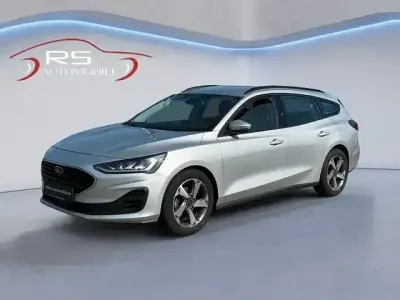 Używany Ford Focus Cool & Connect 120 KM (88 kW) 2022 Srebrny Kombi