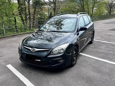 Second-hand Hyundai i30 105 CP (77 kW) 2010 Negru Break